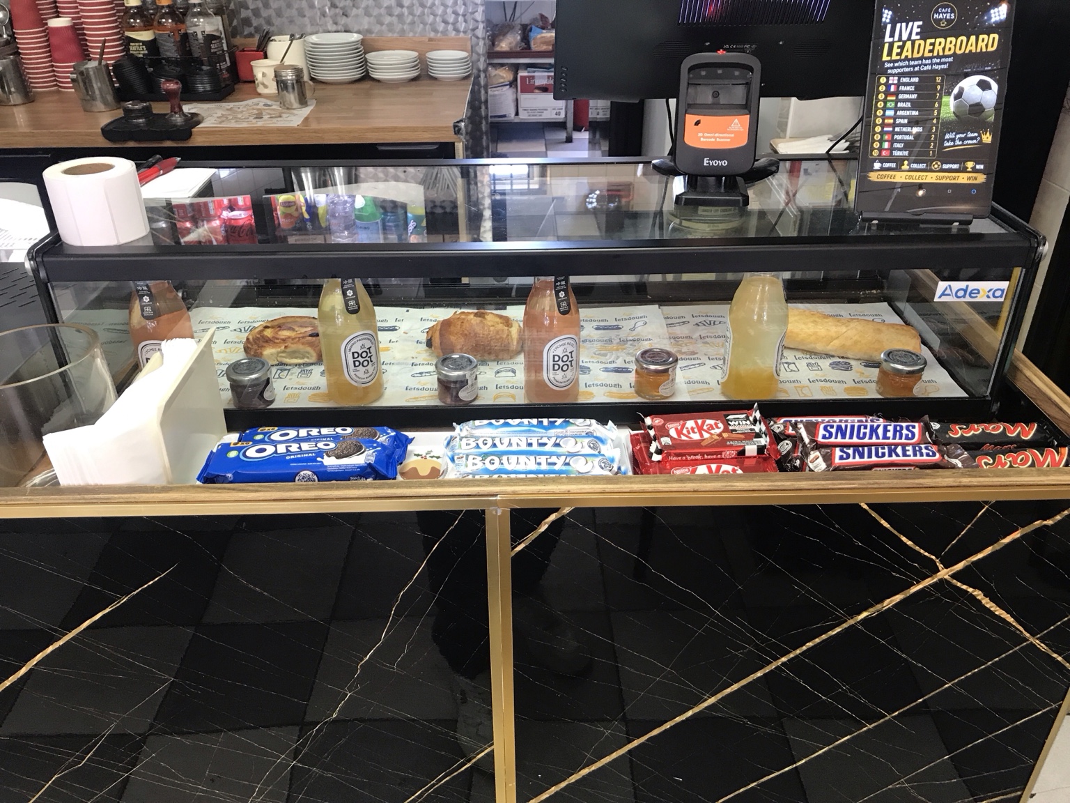 Café Hayes counter display